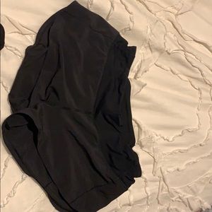 Size 6 black lulu shorts